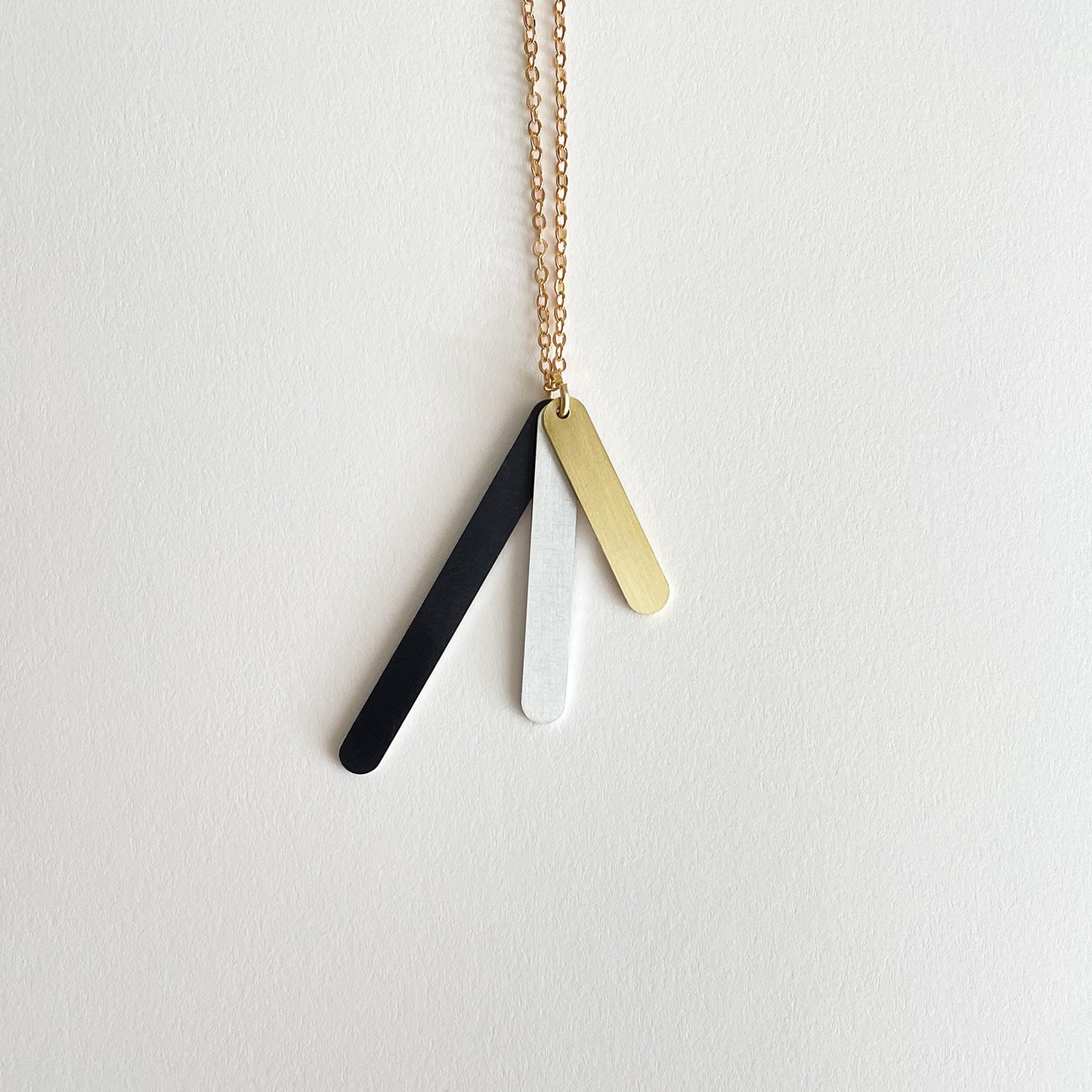 Capsule Necklace Black