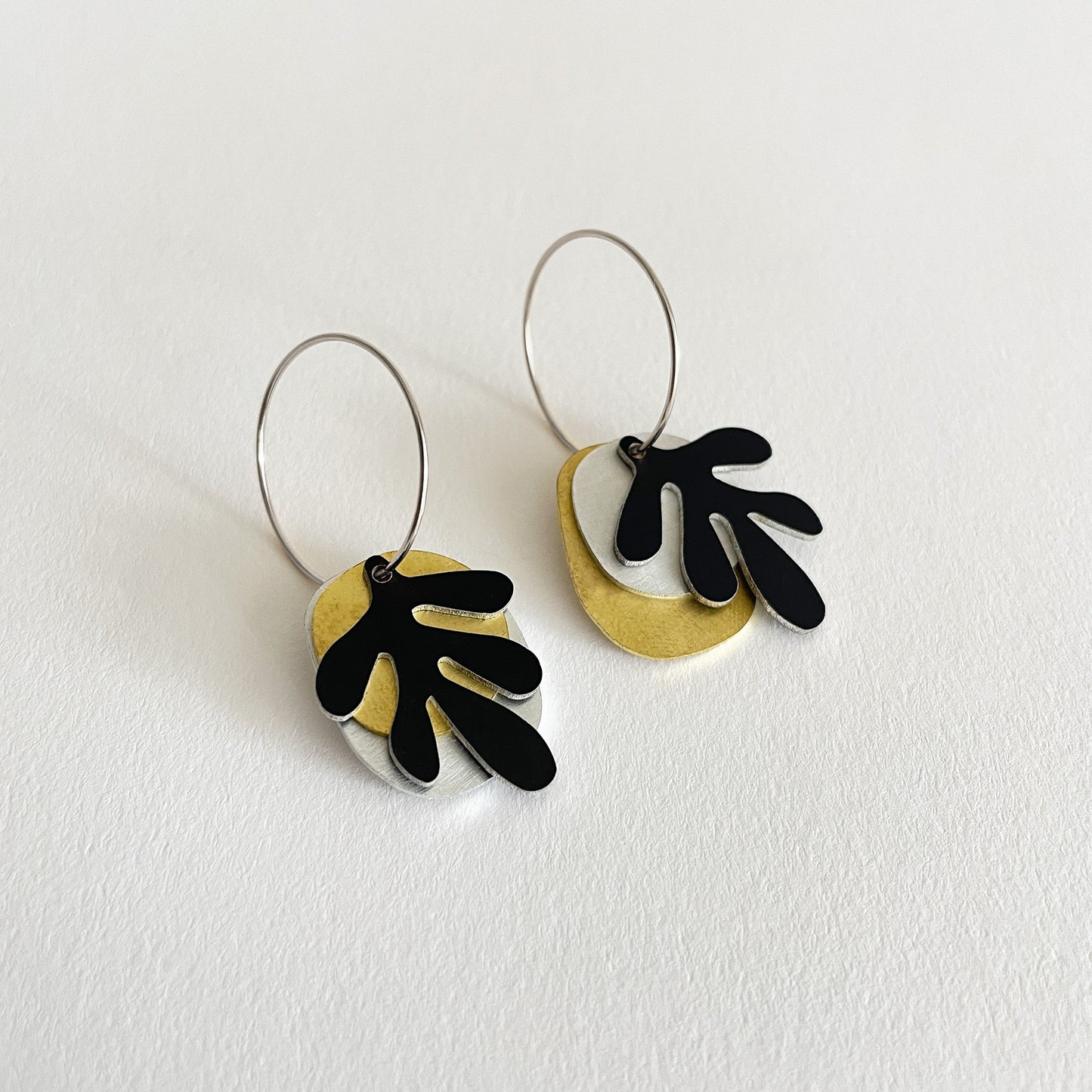 Tideline Earrings Black