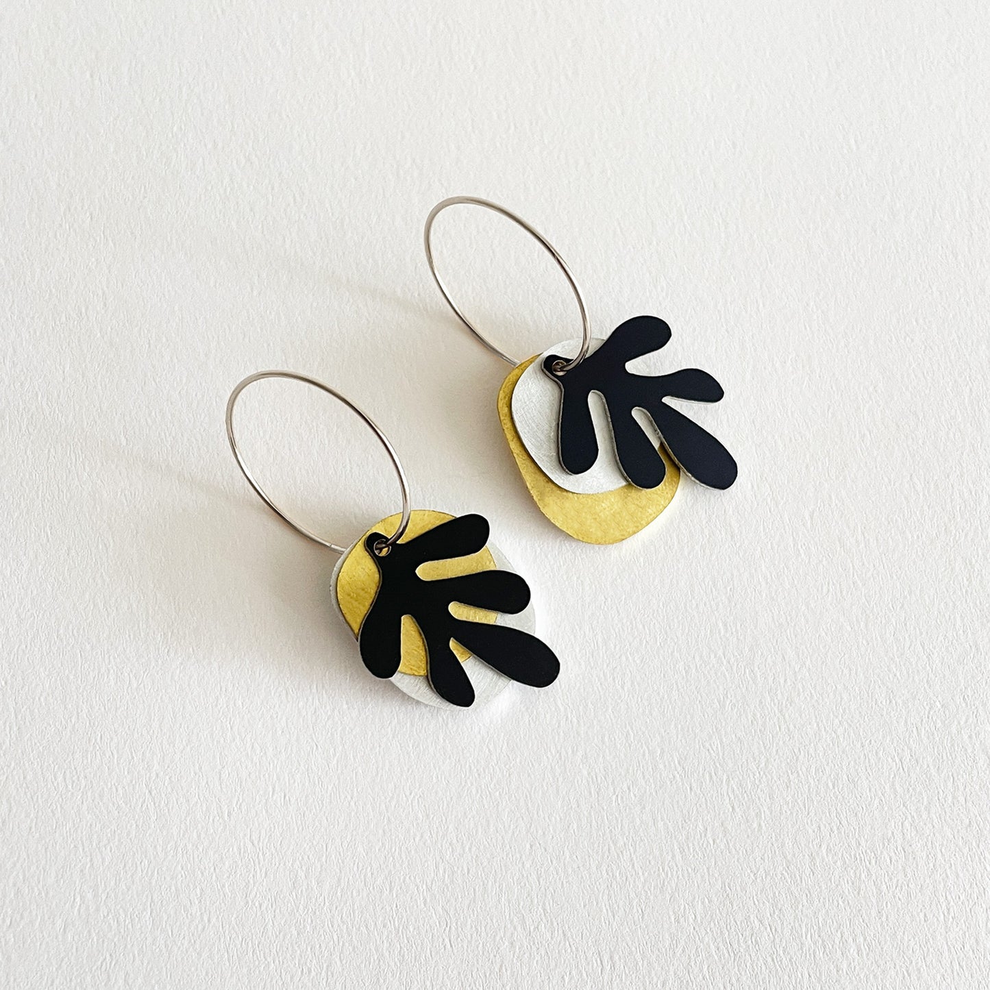 Tideline Earrings Black